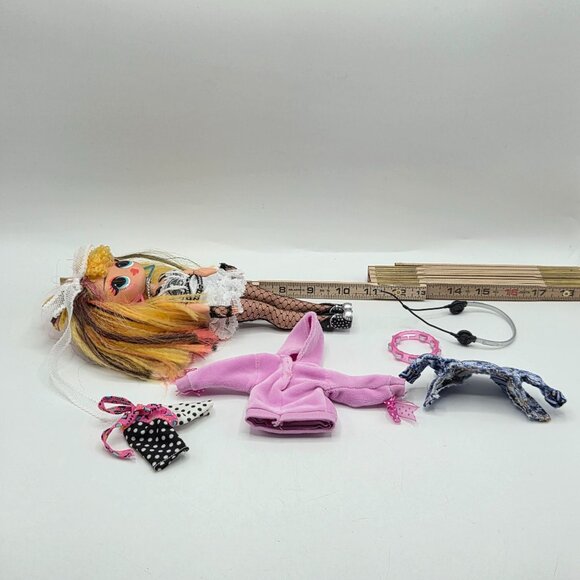 LOL Surprise OMG Remix Pop B.B. Fashion Doll With Accessories - Picture 8 of 8